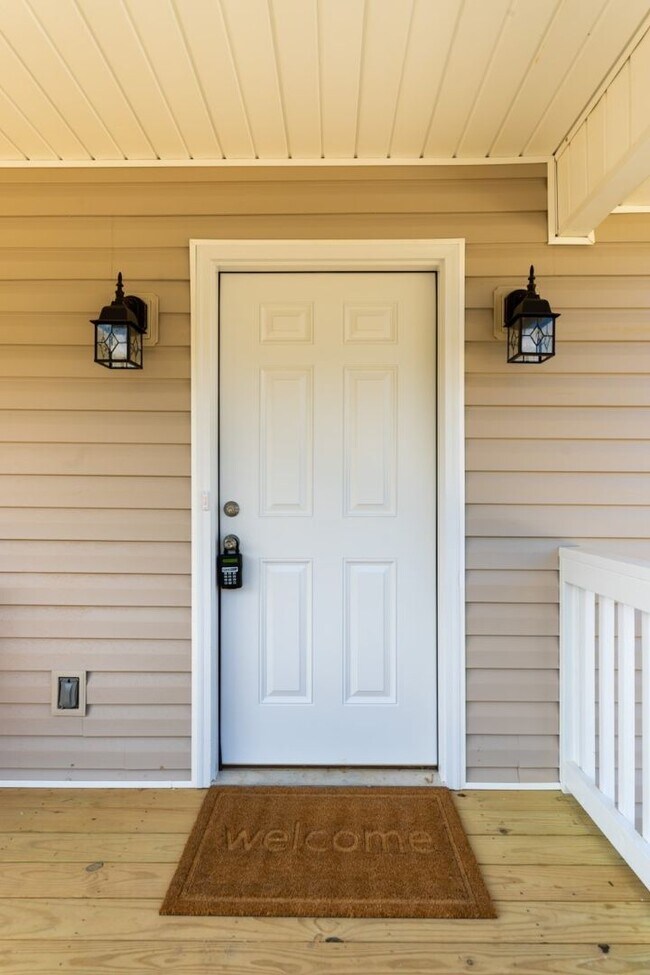 Building Photo - Gorgeous Home in Odenville! Fresh, Modern ...