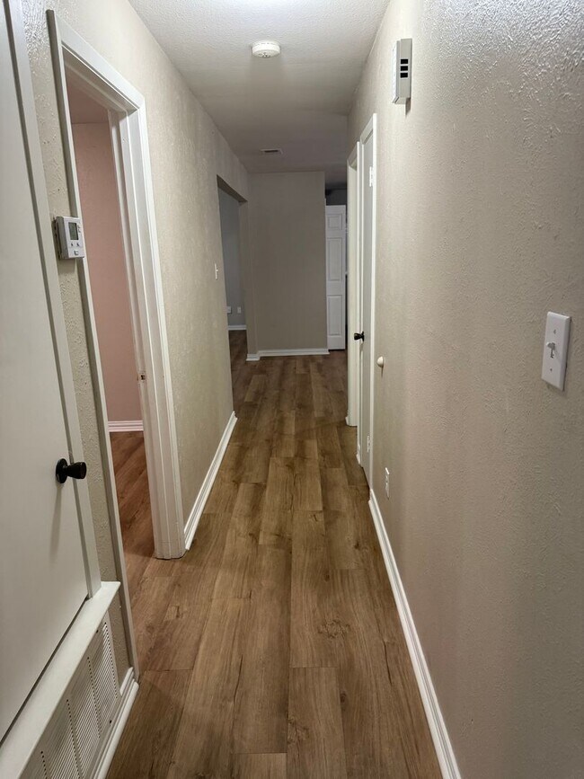 Building Photo - Beautiful 3 Bedroom home in Springhill ISD