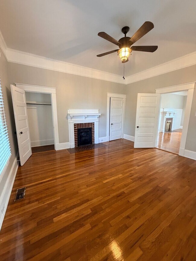 Building Photo - 205 Saluda St