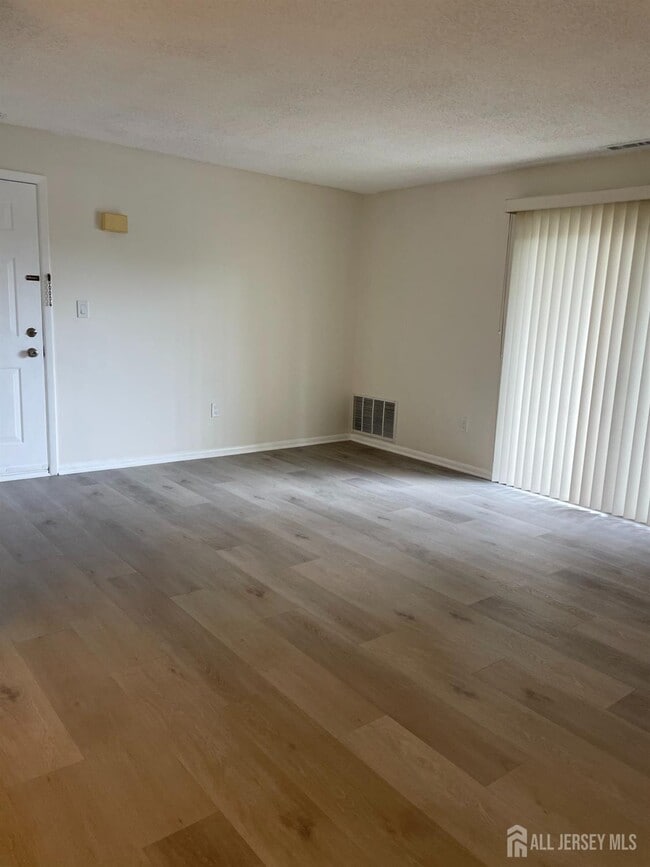 Building Photo - 414 Ravens Crest Dr