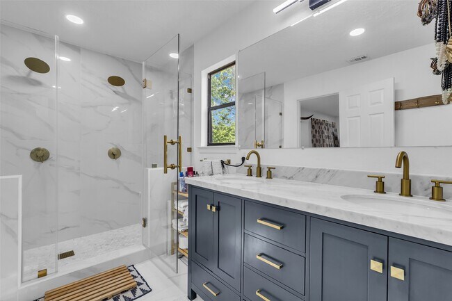 Building Photo - 1710 Hill Top Ln