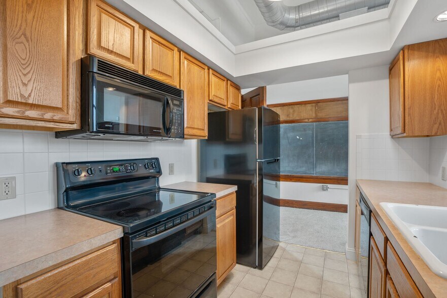 Building Photo - 249 N Athenian Ave