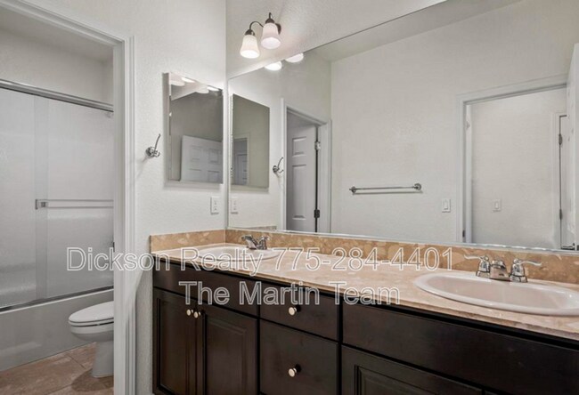 Building Photo - 10772 Ridgebrook Dr