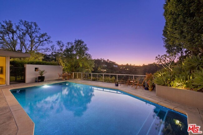 Building Photo - 3523 Beverly Ridge Dr