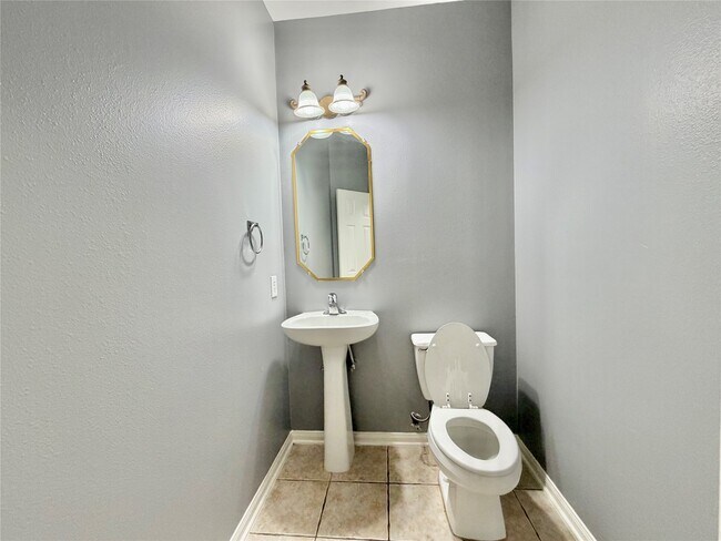 Building Photo - 24327 Lanning Dr