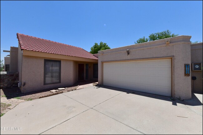 Primary Photo - 3212 Canyon Point Ln