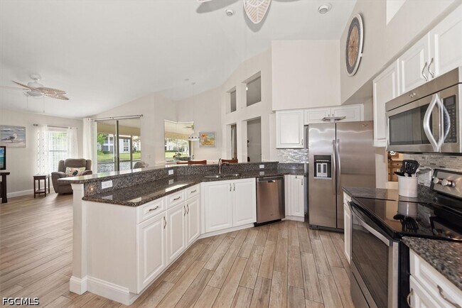 Building Photo - 9241 Bramble Ct