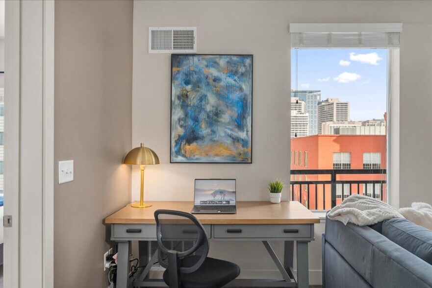 Building Photo - 241 W 200 S