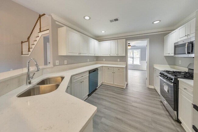 Building Photo - 4804 Thicket Path NW