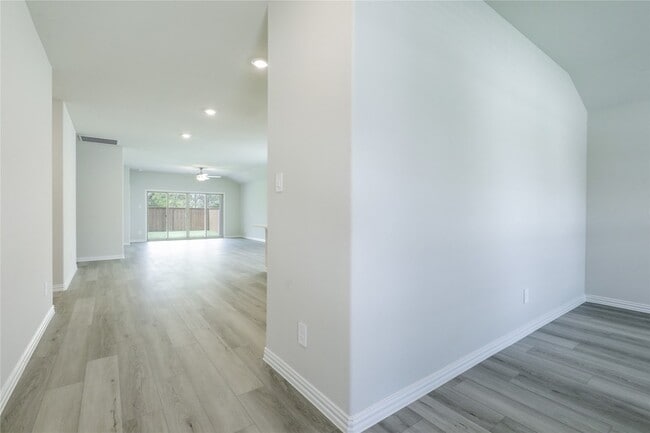 Building Photo - 3406 Pat Mayse Dr