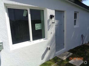 Building Photo - Daytona Beachside Newly Renovated Studio U...