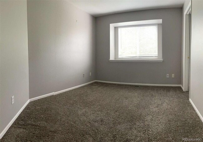 Building Photo - 32 N Harlan St