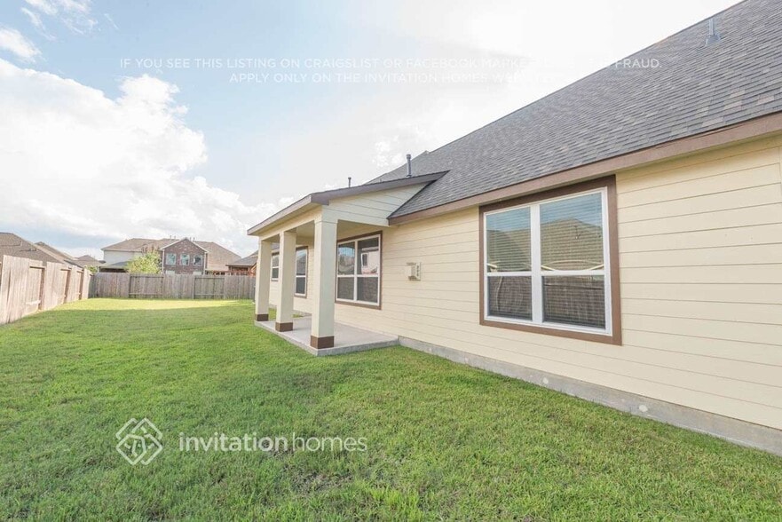 Building Photo - 3330 Orchid Trace Dr