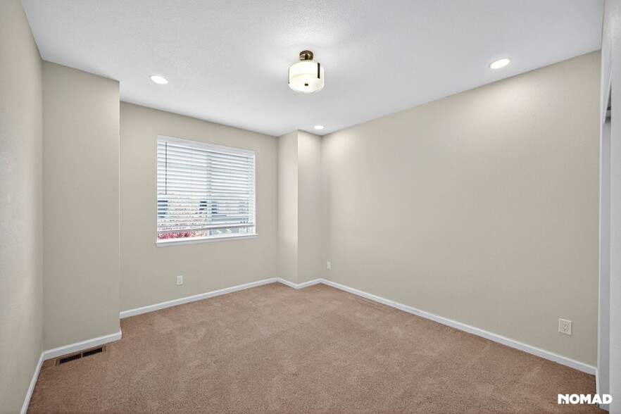 Building Photo - 8967 Red Bud St