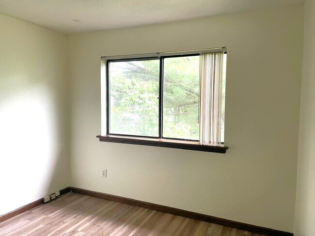 Building Photo - 12 Sunstone Dr
