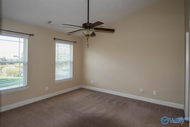 Building Photo - 412 Prom Dr SW