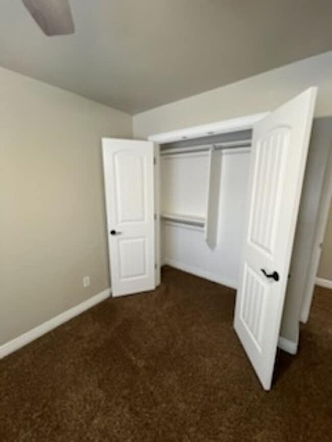 Building Photo - Pet Friendly Beautiful 3 Bed 3.5 Bath in R...