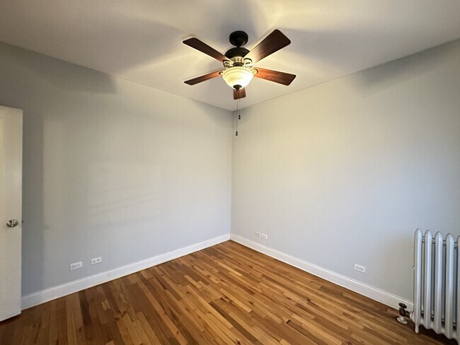 Building Photo - 749 W Addison St