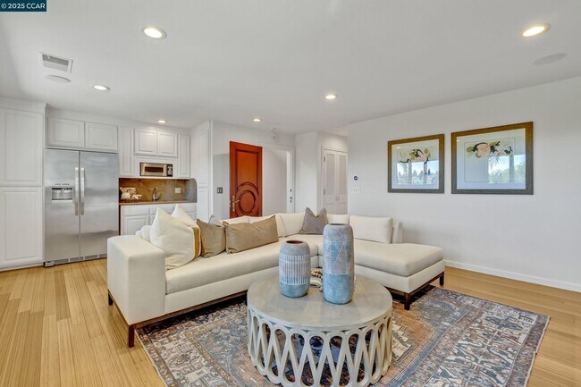 Building Photo - 1121 Eagle Nest Ct