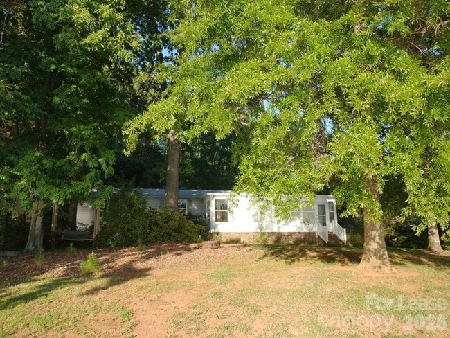 Building Photo - 447 Kemp Rd