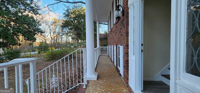 Building Photo - 2349 Valley Way