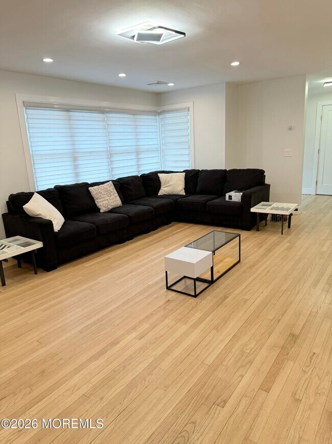 Building Photo - 2025 Lesser Pkwy