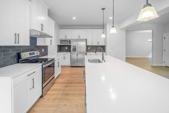 Building Photo - 533 Daffodil Ln