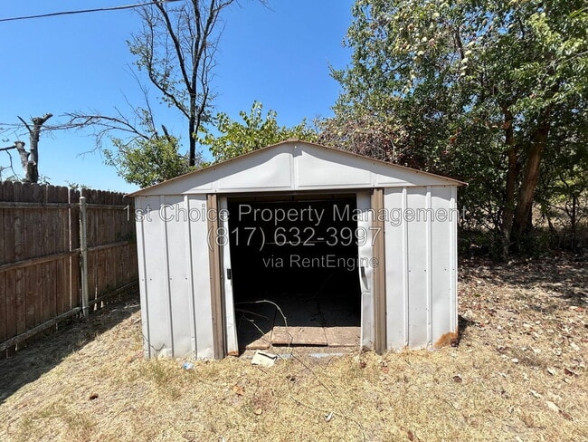 Building Photo - 1516 Oakridge Ct W