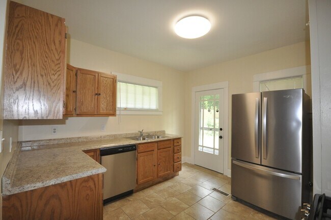 Building Photo - Pre-Leasing Now for Fall Semester 2026