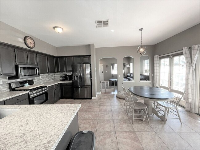 Building Photo - Desirable Old School Housing Community 3 bed x 2.5 Bath 2411 Sqft - Gated Community!!!