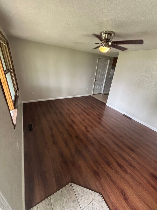 Building Photo - Cozy 3bd/2bth
