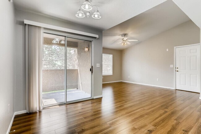 Building Photo - 2nd Floor Condo In Move-in Condition / Gated Southwest Community