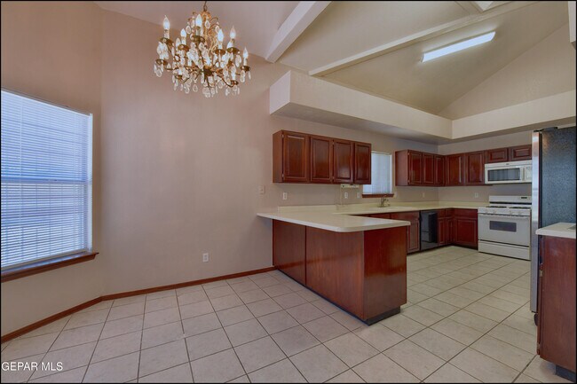 Building Photo - 6451 Loma De Cristo Dr
