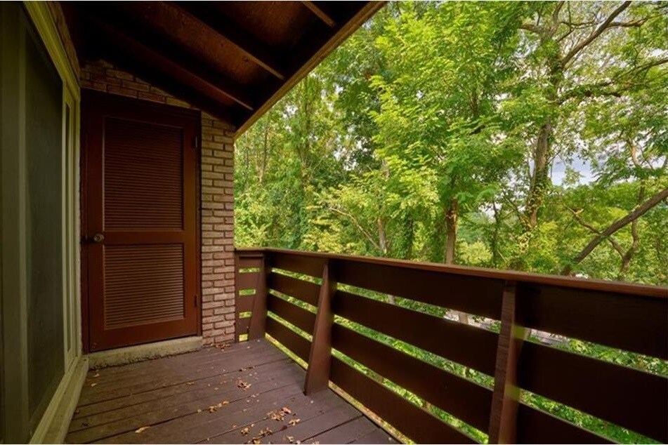 Building Photo - 2029 Sanlin Dr