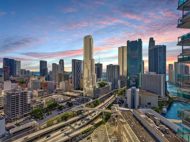 Building Photo - 350 S Miami Ave