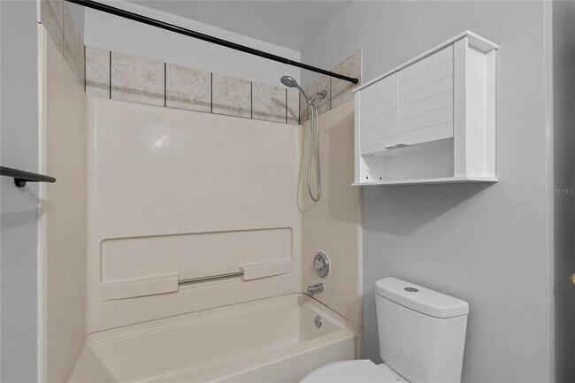 Building Photo - 5441 Lake Margaret Dr