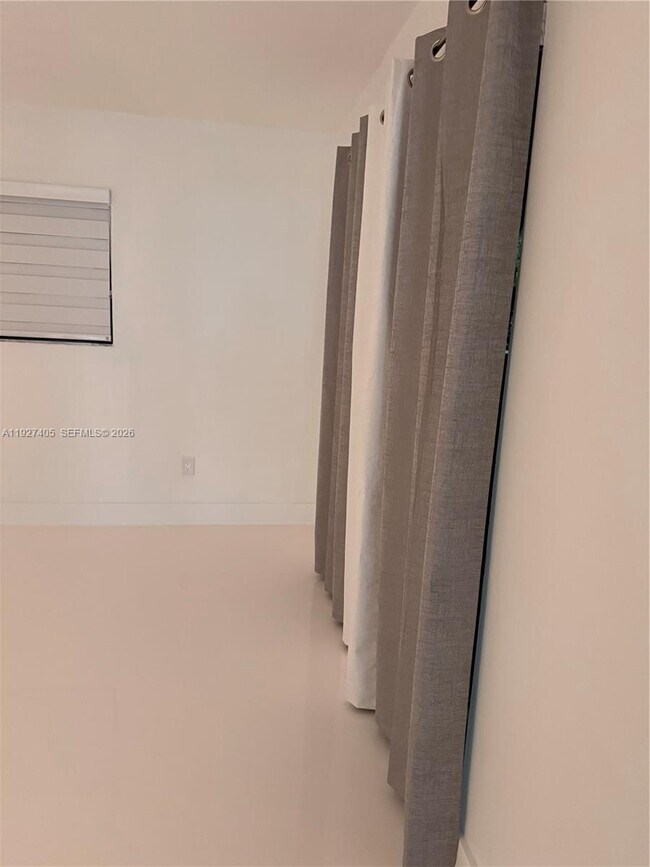 Building Photo - 8810 SW 132nd Pl