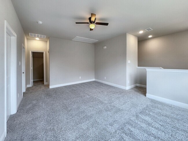 Building Photo - Gorgeous 4-Bedroom Home in Woodbridge Esta...