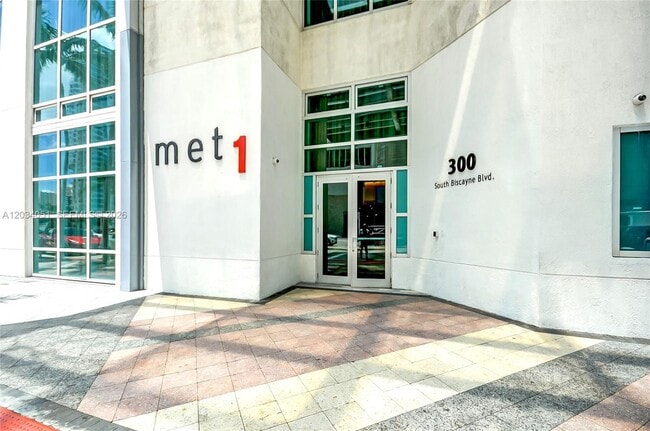 Building Photo - 300 S Biscayne Blvd