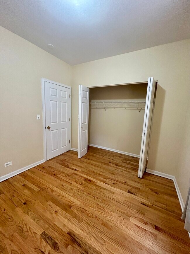 Building Photo - 1509 N Talman Ave