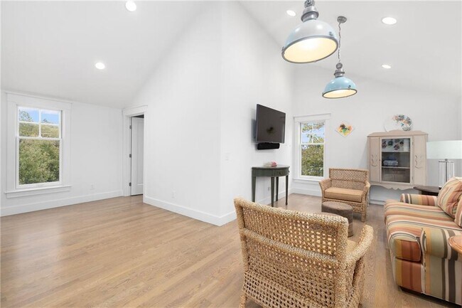 Building Photo - 46 Carnegie Heights Dr