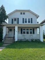 Building Photo - 703 Chicago St