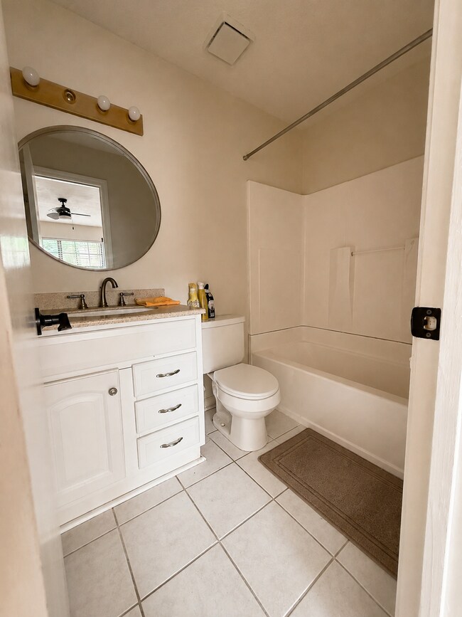 Building Photo - 2312 Brynmahr Dr