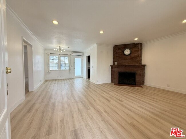 Building Photo - 1219 N Azusa Ave