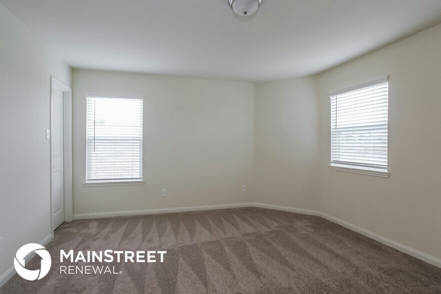 Building Photo - 27008 Leonardo Dr