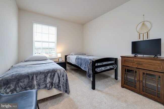 Building Photo - 262 Allison Dr