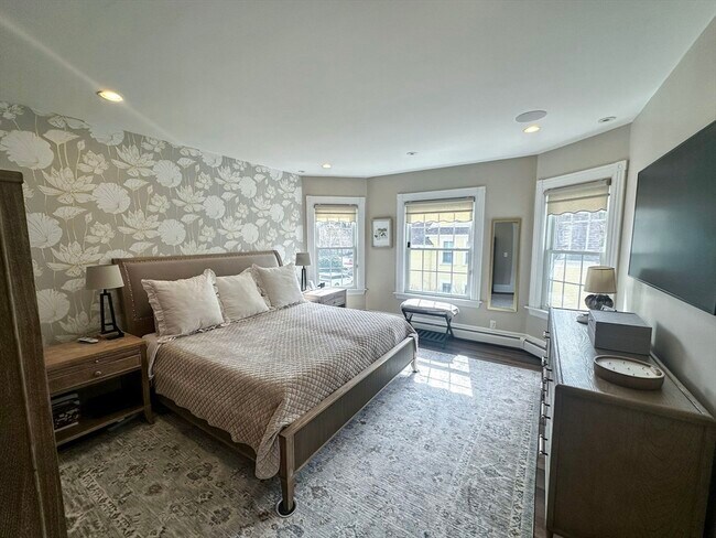 Building Photo - 15 Waban St