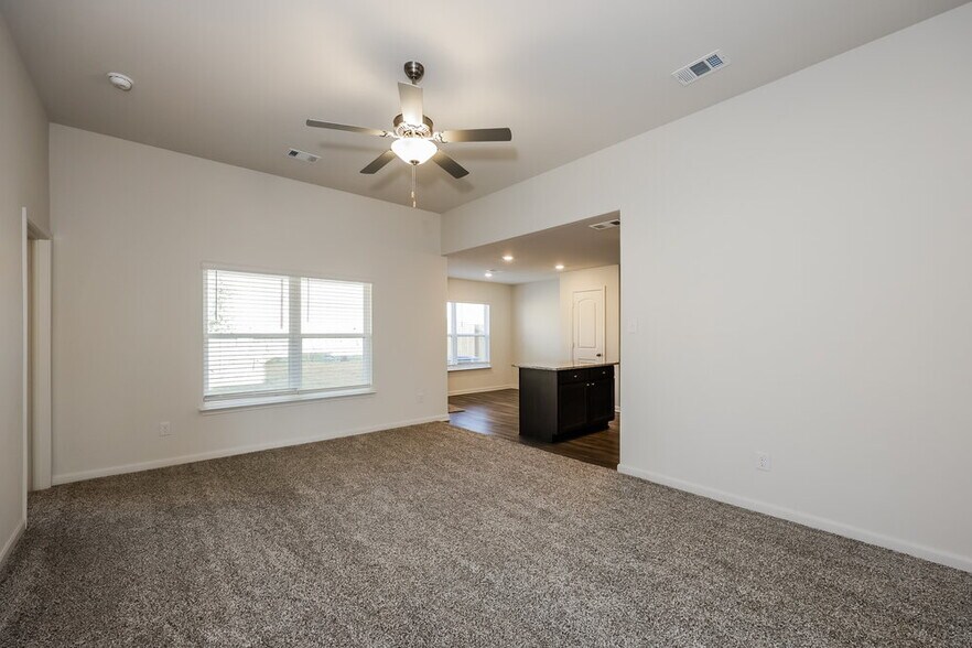 Building Photo - 1313 Redpine Dr