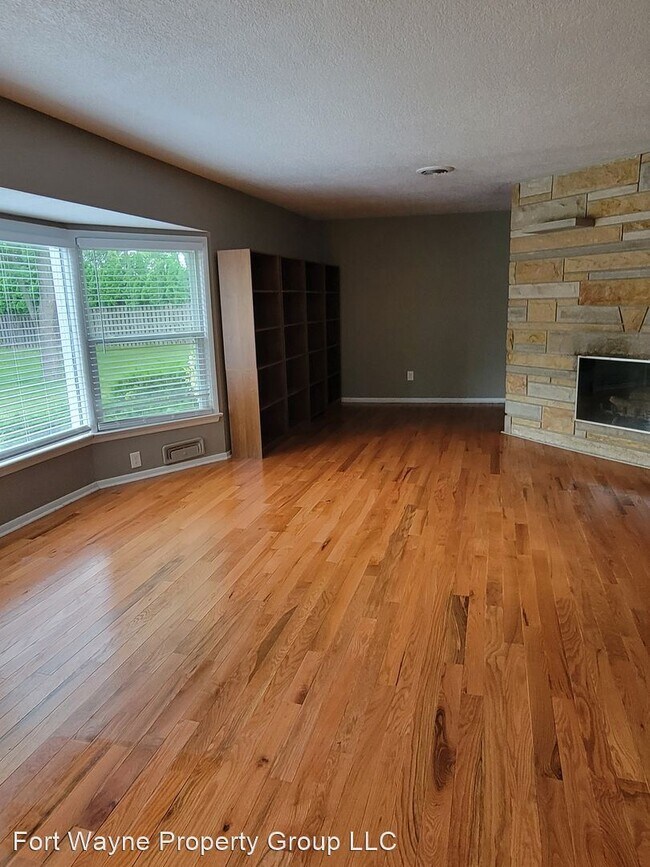 Building Photo - 3 br, 2 bath House - 4332 Wyandotte Dr