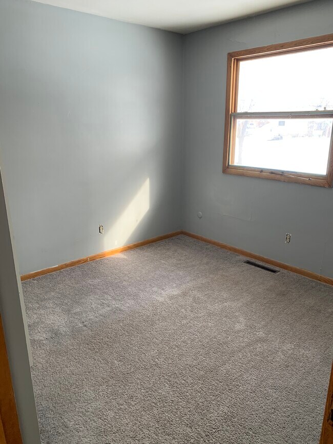 Building Photo - 3256 Delray Ave NW